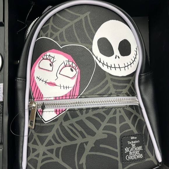🆕 Nightmare Before Christmas 3 Piece Gift Set Mini Backpack ID Wallet Keychains - Picture 2 of 16
